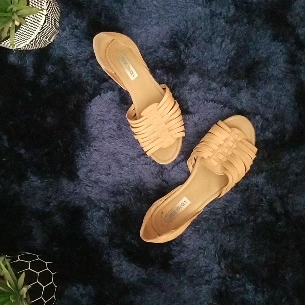 Steve Madden Hurache Sandals
